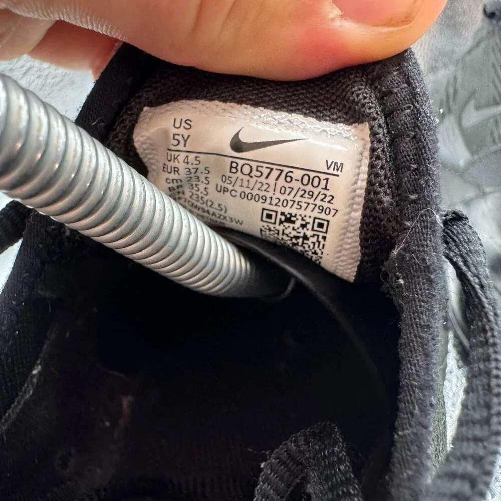 Nike size 5y